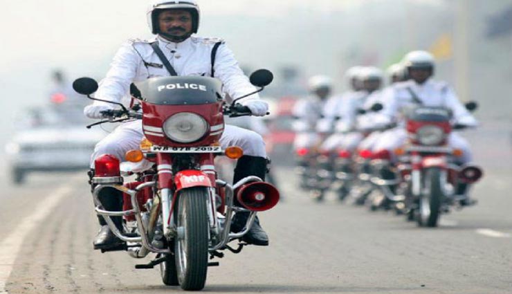 क्या हैं कोलकाता पुलिस द्वारा सफेद वर्दी पहनने के पीछे का कारण?