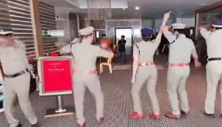 पुलिसवालों पर भी चढ़ा 'कच्चा बादाम' का बुखार, मटकाई कमर; वीडियो वायरल