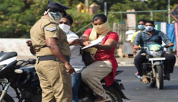 अलवर : 4 दिन बाद बाजार खुले तो टूटे सोशल डिस्टेंसिंग के नियम, 2 घंटे में लगाया 14700 रुपए जुर्माना
