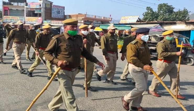 सीकर : मार्च निकाल पुलिस ने किया मतदान के लिए लोगों को जागरूक, कहा- वोट जरूर दो