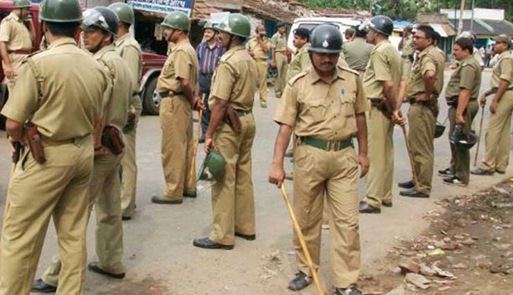 Video of Half Naked Transgender Inside Kerala Police Station Goes Viral, Cop Suspended