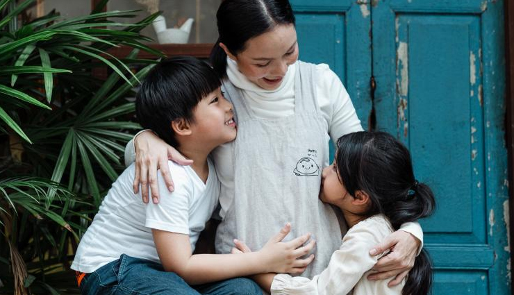 sibling rivalry solutions,how to stop sibling fights,preventing sibling arguments,dealing with sibling conflicts,tips to reduce sibling rivalry,building better sibling relationships,managing sibling aggression,preventing sibling jealousy,strategies for peaceful sibling interactions,ways to improve sibling communication