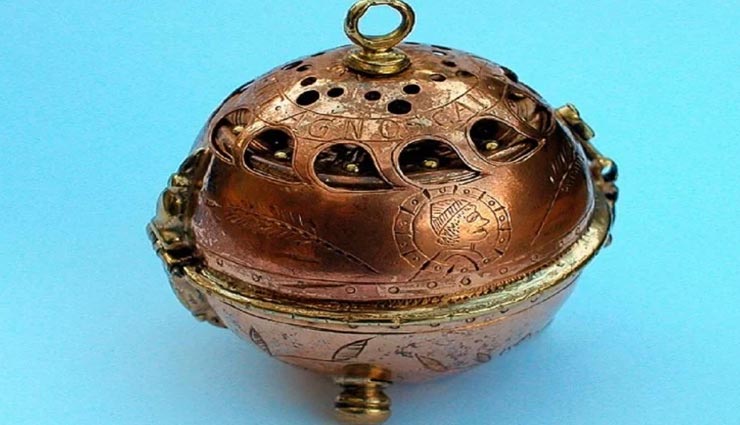 30 हेलीकॉप्टर के कीमत में बनी थी दुनिया की सबसे पहली घड़ी