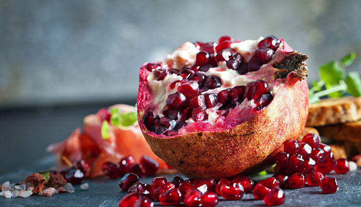 easy ways to peel pomegranates,pomegranates,household tips,kitchen tips,home decor tips