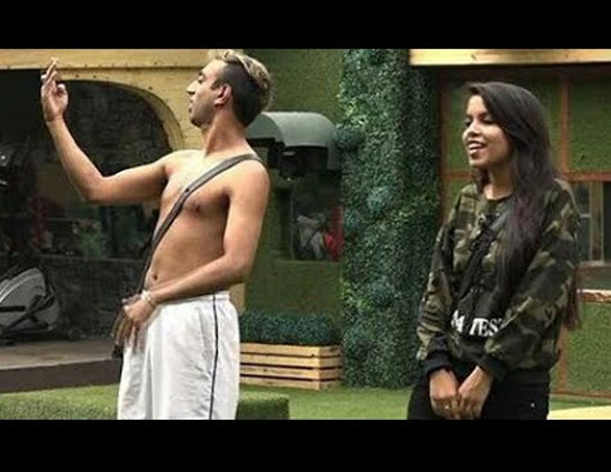 Bigg Boss 11 Akash Dadlani Looses His Rap Partner