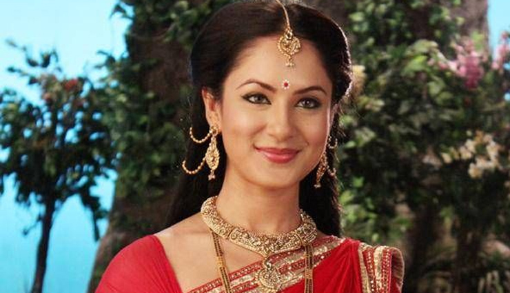 रेड कलर की बॉडी फिट ड्रेस में 'देवों के देव महादेव' की पार्वती ने दिए कमाल के पोज, क्या आपने देखीं ये तस्वीरें