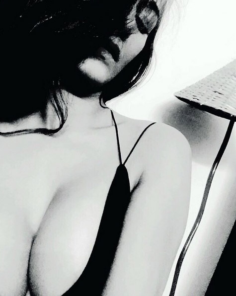 poonam pandey,poonam pandey photo,poonam pandey viral photo,gossips,viral photo,entertainment