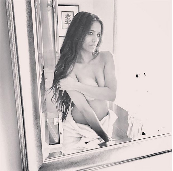 bollywood,poonam pandey,rahul dravid,poonam pandey photoshoot,viral photo,gossips,entertainment