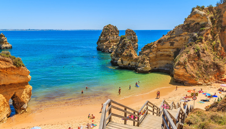 tourist attractions in portugal,portugal,places to visit in portugal,lisbon,guimaraes,douro valley,lagos,sintra,evora,porto