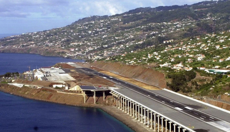 दुनियाभर के ये 10 खतरनाक एयरपोर्ट जहां विमान लैंड कराना है जोखिम का काम, भारत का लेह भी शामिल
dangerous airports around the world,holidays,travel,tourism