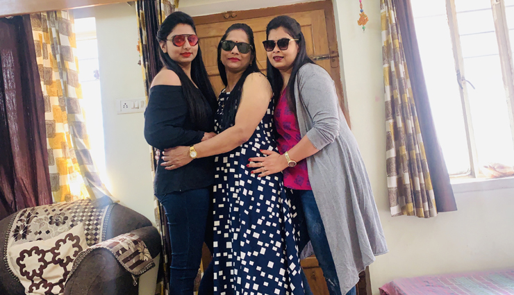 Mother's Day 2020- 5 Poses You Can Try With Your Mother