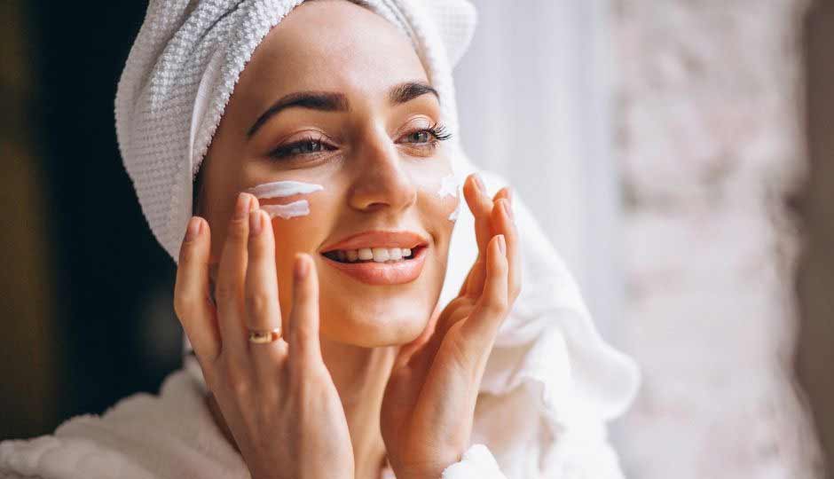12 Home Remedies to Repair Skin After Makeup
