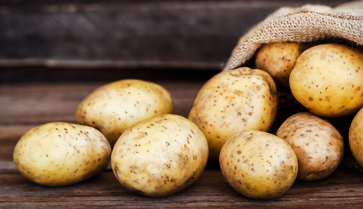 facial mole,mole on face,home remedies to remove facial mole,removing moles from face,tips to remove moles,beauty tips,beauty hacks