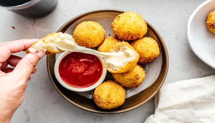 पोटैटो चीज़ क्रोकेट्स के साथ लें सुहाने मौसम का मजा, सभी को पसंद आएगा यह स्नैक्स #Recipe