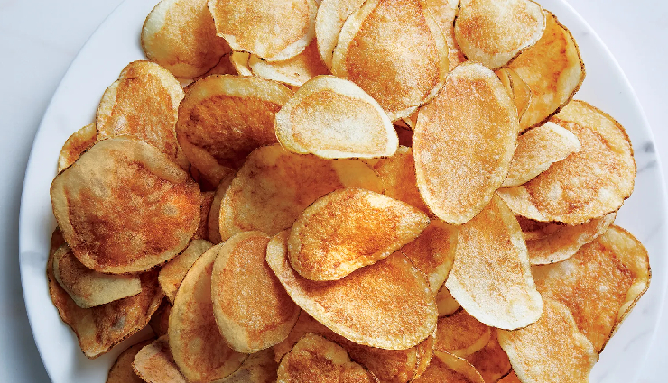 आलू के चिप्स में है ऐसी बात कि जीभ को भा जाता है इसका साथ, कर देते हैं सबकी छुट्टी #Recipe