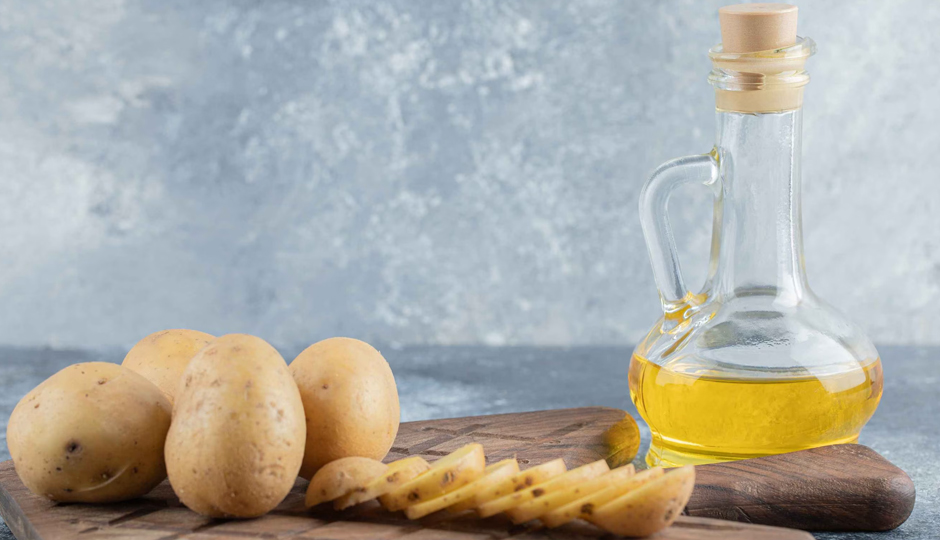 potato juice for skin,potato juice for hair,natural beauty remedies,diy beauty tips,skin brightening home remedy,dark spot removal,acne control,hair growth natural,dandruff treatment home remedy,chemical-free skincare,nourishing hair tonic,potato juice benefits
