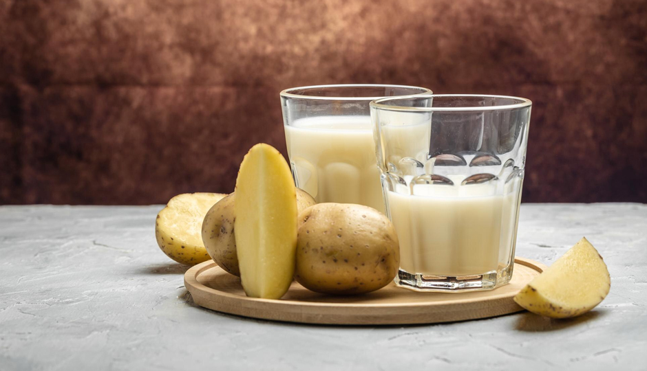 7 DIY Ways To Use Potato Juice for Skin and Hair