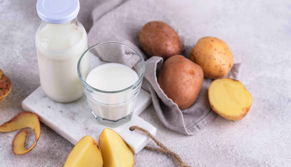 potato juice for skin,potato juice for hair,natural beauty remedies,diy beauty tips,skin brightening home remedy,dark spot removal,acne control,hair growth natural,dandruff treatment home remedy,chemical-free skincare,nourishing hair tonic,potato juice benefits