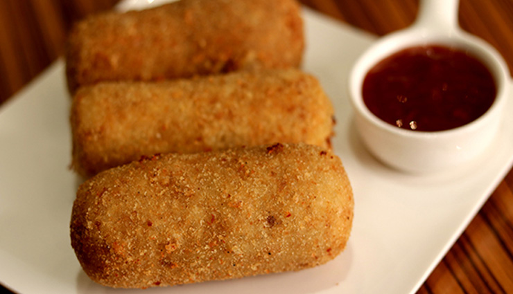 ब्रेकफास्ट के लिए परफेक्ट है पोटैटो रोल, इस तरह तैयार करें मिनटों में #Recipe