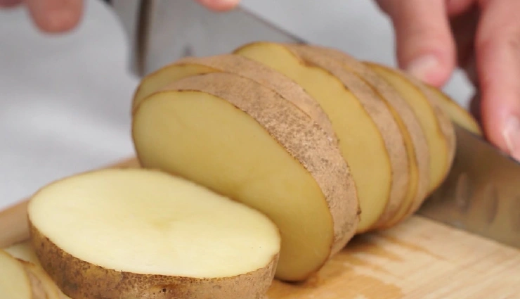 skin pigmentation,hyperpigmentation treatment,melanin imbalance,natural remedies for pigmentation,home remedies for dark spots,causes of skin discoloration,treat skin pigmentation naturally,even skin tone tips,hormonal pigmentation,pigmentation in pregnancy