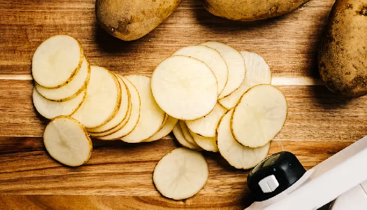 dry eye syndrome,dry eyes symptoms,eye dryness relief,causes of dry eyes,computer eye strain,tear production issues,natural remedies for dry eyes,eye irritation,lubricating eye drops,artificial tears,eye care tips,dry eyes treatment