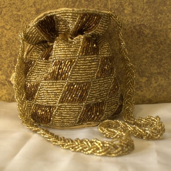 cotton clutches,lace clutches,kashmiri clutches,metal clutches,potli clutches,stylish clutches