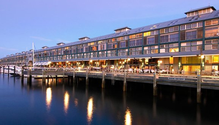 potts point,sydney,things to do at potts point,picnic date at garden island,elizabeth bay house,woolloomooloo wharf,artwork at artspace,el alamein war memorial fountain,mcelhone stairs