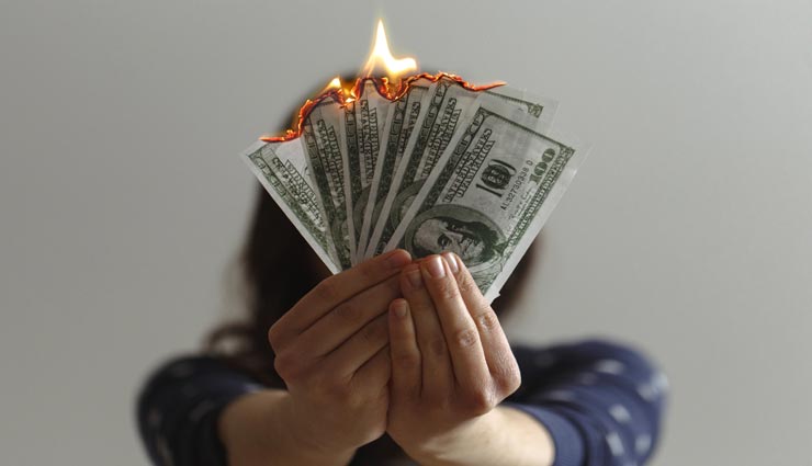 गोधूलि बेला में किए गए ये 5 काम बनते हैं दरिद्रता का कारण, ना करें इन्हें करने की गलती
