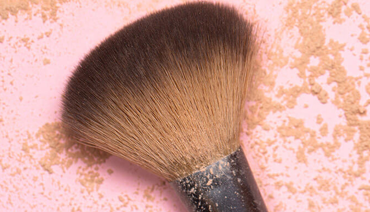 makeup brush set,beauty tools,professional makeup brushes,essential makeup brushes,makeup application tools,synthetic makeup brushes,eye makeup brushes,face makeup brushes,vegan makeup brushes,high-quality makeup brushes,affordable makeup brushes,makeup brush care and maintenance,makeup brush cleaning tips,makeup brush guide for beginners,makeup brush uses and techniques