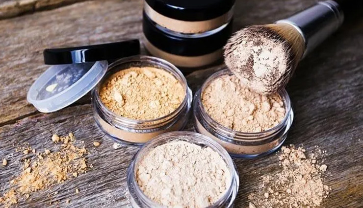 prevent oily eyelids,oily eyelid makeup tips,how to stop oily eyelids,makeup for oily eyelids,eye makeup tips for oily skin,control oily eyelids,blotting paper for oily eyelids,non-greasy moisturizer for eyelids,primer for oily eyelids,powder eyeshadow for oily lids,makeup hacks for oily eyelids