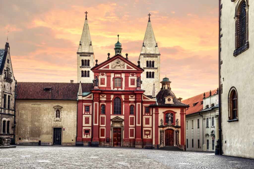 castles,most beautiful castles,mehrangarh fort,mehrangarh fort,prague castle,hunyad castle,the swallows nest,palacio de pena,castles around the world