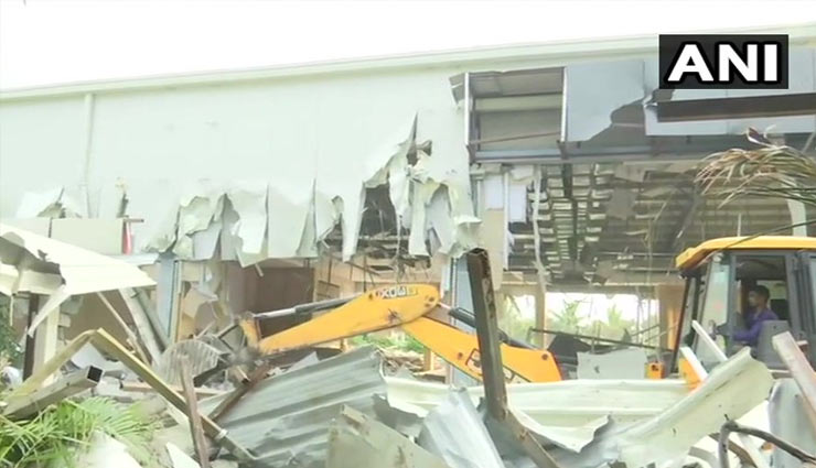 तोड़ा गया,बुलडोजर,chandrababu naidu,andhra pradesh,home,praja vedika building,broken,bulldozer,news,news in hindi