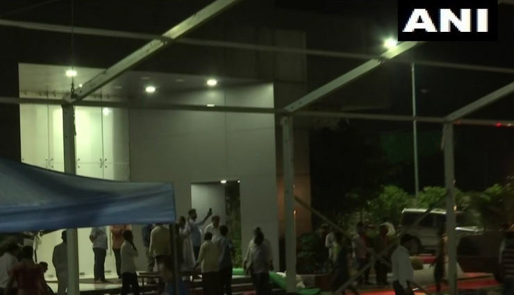 तोड़ा गया,बुलडोजर,chandrababu naidu,andhra pradesh,home,praja vedika building,broken,bulldozer,news,news in hindi