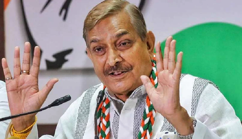 ‘प्रधानमंत्री मोदी को मिला रिटर्न गिफ्ट’, H-1B वीजा फीस बढ़ने पर कांग्रेस सांसद का तीखा हमला