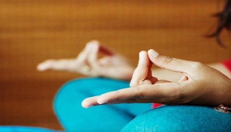 Health tips,health tips in hindi,mudra method,mudra benefits,yoga day 2019,pran mudra ,हेल्थ टिप्स, हेल्थ टिप्स हिंदी में, मुद्राओं के तरीके, मुद्रा के फायदे, योग दिवस 2019, प्राण मुद्रा