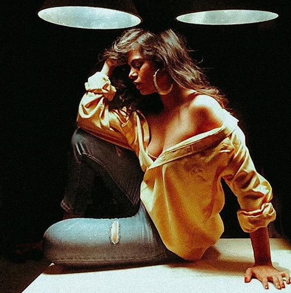 mirzapur 2,kaleen bhaiya,radha,prashansa sharma,prashansa sharma hot photos,prashansa sharma viral photos,mirzapur 2 web series news,entertainment