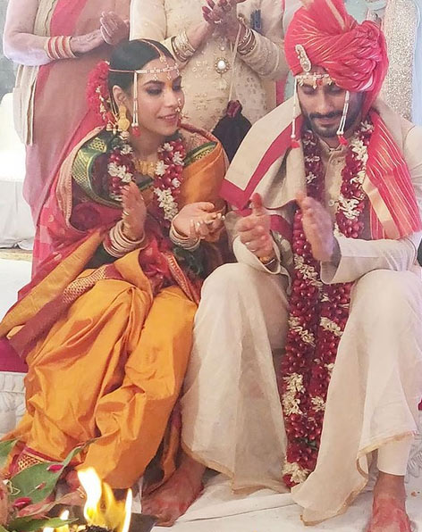 प्रतीक बब्बर ने शेयर किया ‘सैक्सी फोटो’, देखने वालों की नजरें नहीं हटी prateik babbar,sanya sagar,steamy hot photo,prateik babbar nude pic,sanya sagar nude pic,prateik babbar sanya sagar topless photo