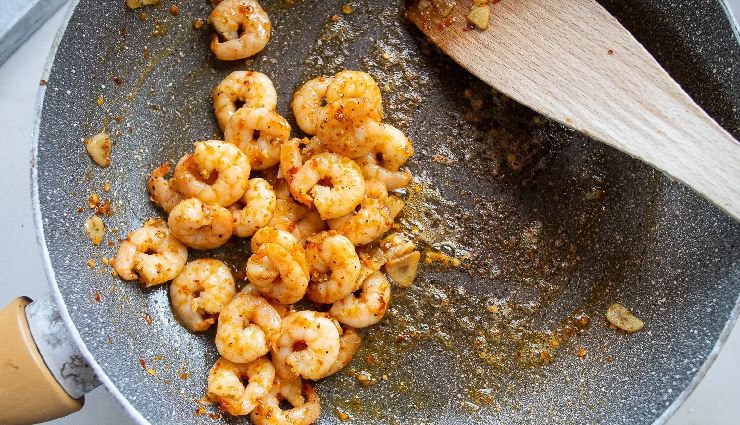 protein benefits,amino acids,essential amino acids,protein-rich foods,muscle growth protein,protein for skin and hair,plant-based protein,meat protein sources,balanced diet protein,protein nutrition