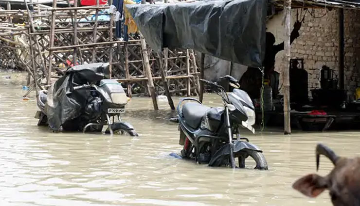 उत्तर प्रदेश: प्रयागराज के किनारे बसे 700 घरों में बाढ़ का पानी भरा