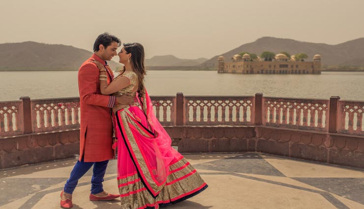 pre wedding photoshoot,pre wedding photoshoot in monsoon,places to visit in monsoon,best cities for pre wedding