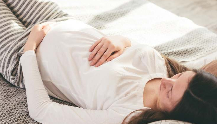 garlic side effects,serious garlic side effects,health risks of garlic,adverse effects of garlic,garlic allergies and reactions,garlic and gastrointestinal distress,garlic and liver toxicity,garlic and bleeding disorders,garlic and low blood pressure,garlic and pregnancy concerns,garlic and breastfeeding issues,garlic and interactions with medications,garlic and decreased platelet count,thrombocytopenia from garlic consumption