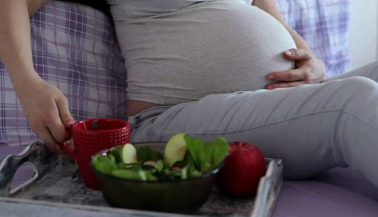 12 Foods and Beverages That Pregnant Women Should Avoid