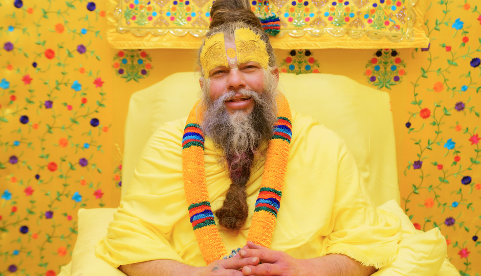 urvashi,south indian actress urvashi,urvashi best supporting actress,urvashi national award,ullozhukku,ankita lokhande,rajiv adatia,premanand ji maharaj