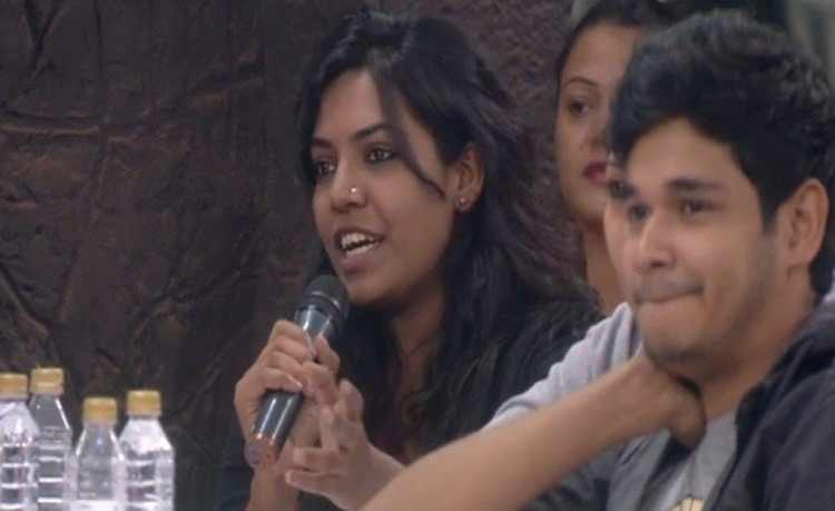 बिग बॉस 11 : प्रेस कांफ्रेंस के दौरान पत्रकार ने पूछा ऐसा सवाल सुन उड़े हिना के होश, जवाब पर भड़के पुनीश bigg boss 11,Salman Khan,hina khan,press conference,Shilpa Shinde,akash dadlani,vikas gupta,puneesh sharma,tv show,reality tv show,bigg boss news,gossips,entertainment