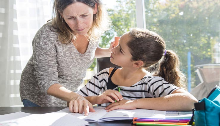 बच्चों के डिप्रेशन का कारण बनते हाइपर पैरेंटिंग के ये 3 दबाव, समझे और लाए बदलाव parenting tips,parenting tips in hindi,pressure on child,depression of the children,hyper parenting