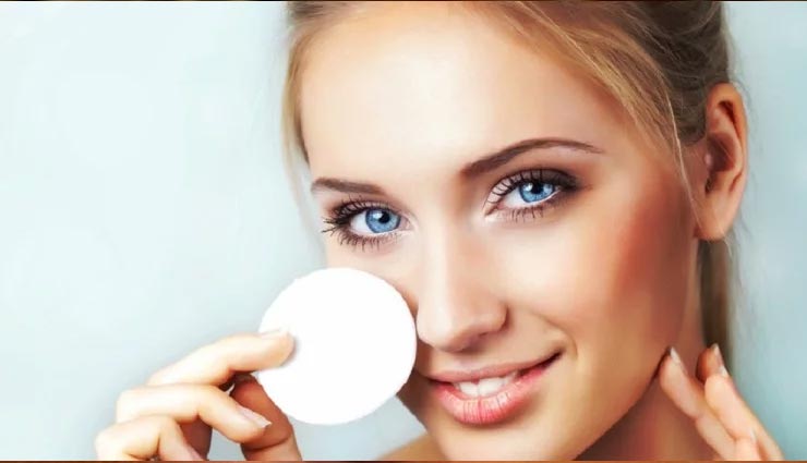 बाजार में मिलने वाला महंगा प्राइमर घर पर ही बनाए सस्ते में