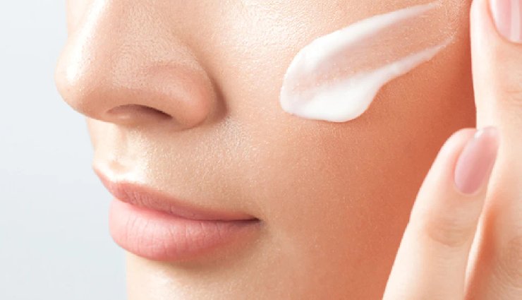 makeup tips for night parties,easy makeup for night outs,bold makeup for evening parties,dewy foundation for night makeup,smokey eyes makeup tips,cat-eye eyeliner for parties,volumizing mascara for night look,false lashes for night out,bold lip colors for evening,lip brush for precise lipstick,bright blush for night makeup,shimmer makeup for night,party makeup tips for glowing skin,dramatic eye makeup for parties