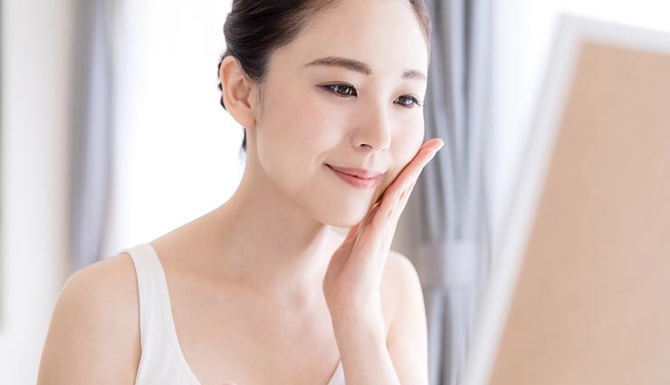 प्राइमर से जुड़ी ये गलतियां बिगाड़ सकती हैं आपका लुक, जानें इसके बारे में