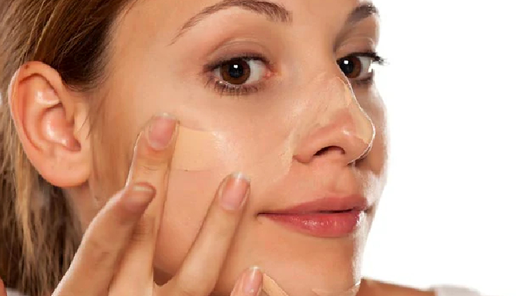 makeup for oily skin,oily skin makeup tips,oil-free makeup products,mattifying primer for oily skin,foundation for oily skin,translucent powder for oily skin,blotting papers for oily skin,waterproof eye makeup for oily skin,setting spray for oily skin,skincare routine for oily skin,makeup removal for oily skin,how to apply makeup on oily skin