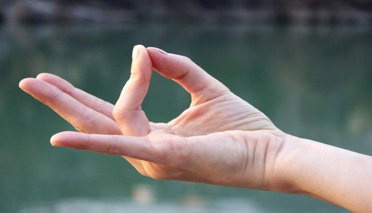 Health tips,health tips in hindi,mudra method,mudra benefits,yoga day 2019,prithwi mudra